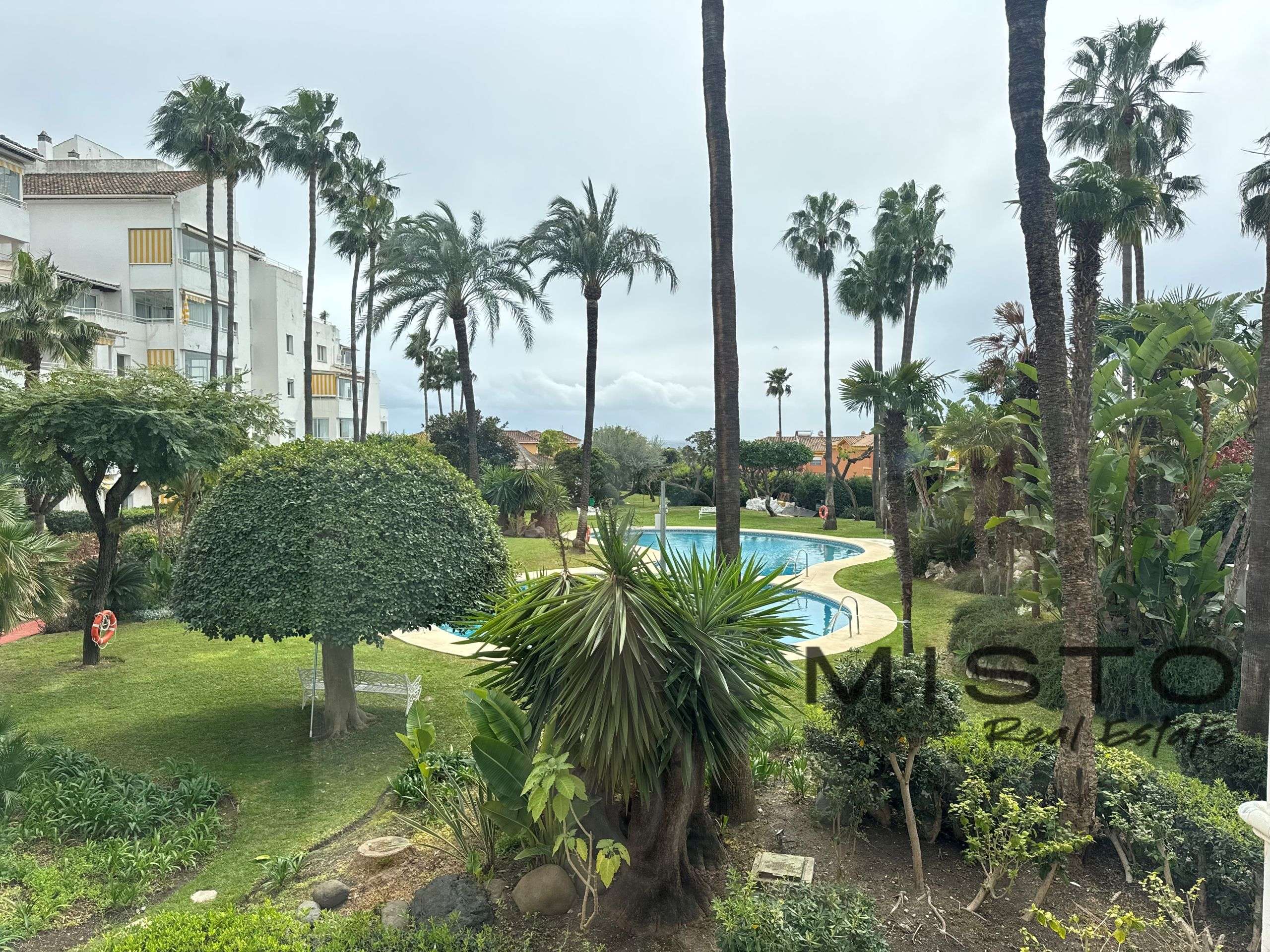 Fotografía del inmueble reportado: 2.300 €/mes — Estepona, Estepona