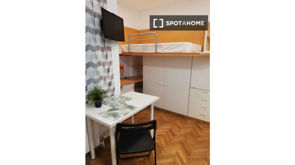 Fotografía del inmueble reportado: 630 €/mes — Barcelona, Barcelona