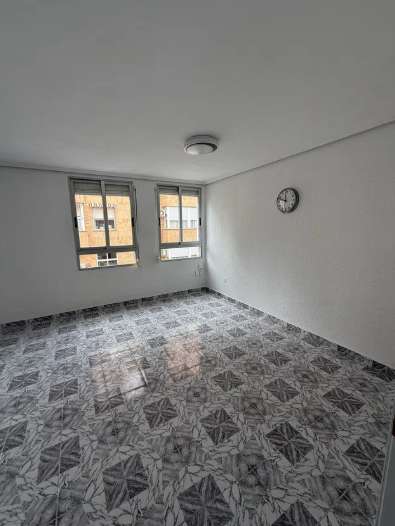 Fotografía del inmueble reportado: 1.050 €/mes — Valencia, Valencia