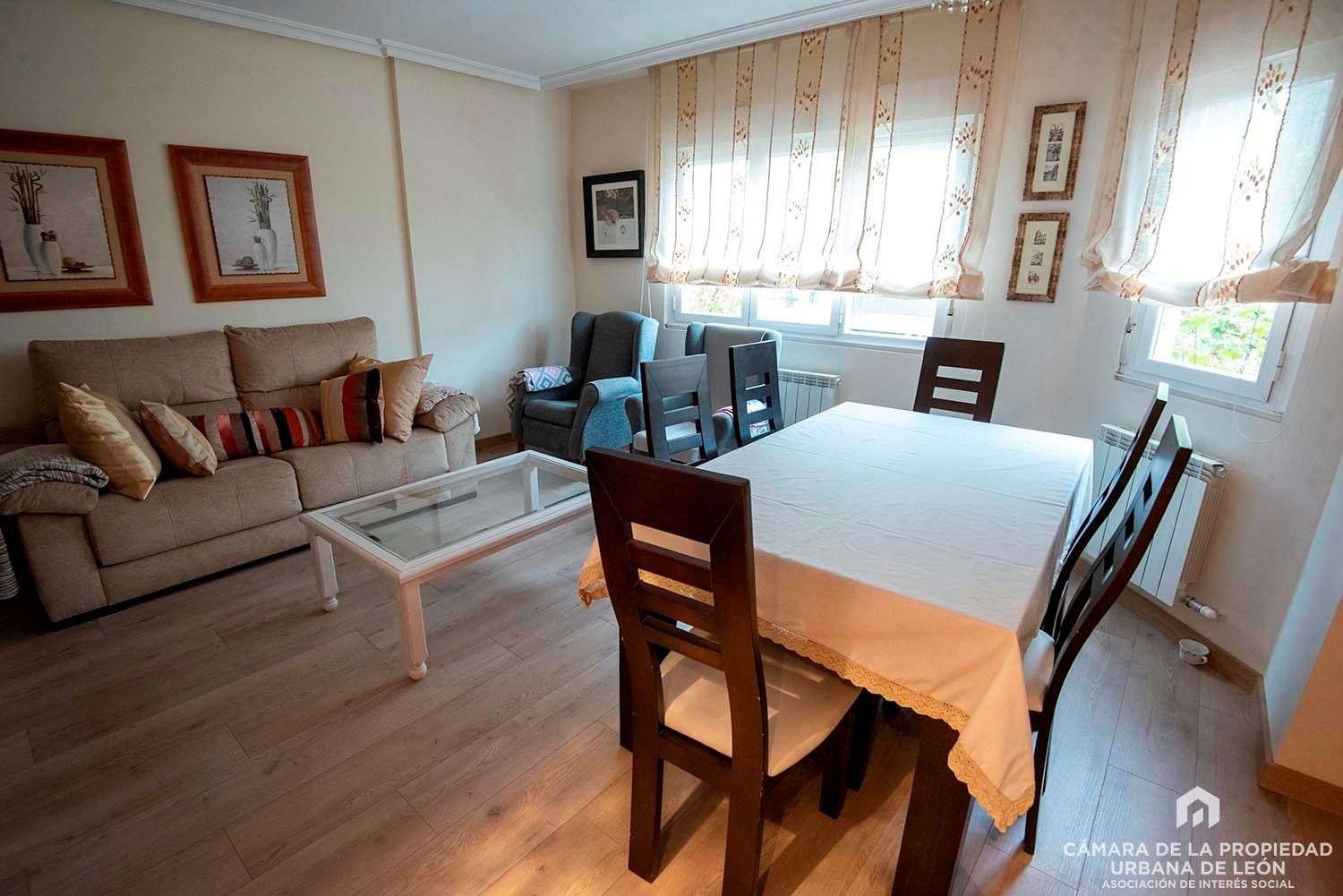 Fotografía del inmueble reportado: 850 €/mes — León, León