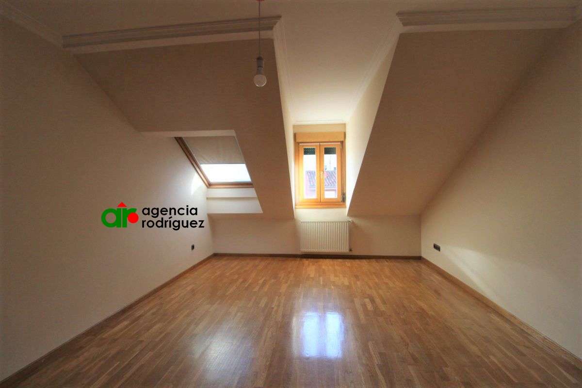 Fotografía del inmueble reportado: 800 €/mes — Oviedo, Oviedo