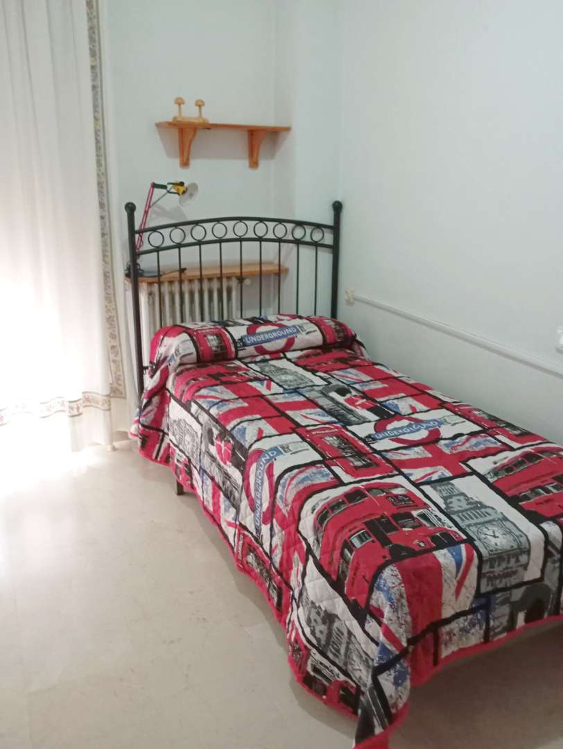 Fotografía del inmueble reportado: 800 €/mes — Granada, Granada
