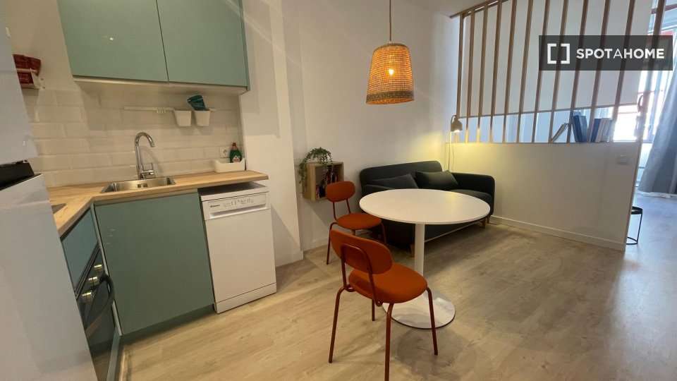 Fotografía del inmueble reportado: 1.100 €/mes — Barcelona, Barcelona