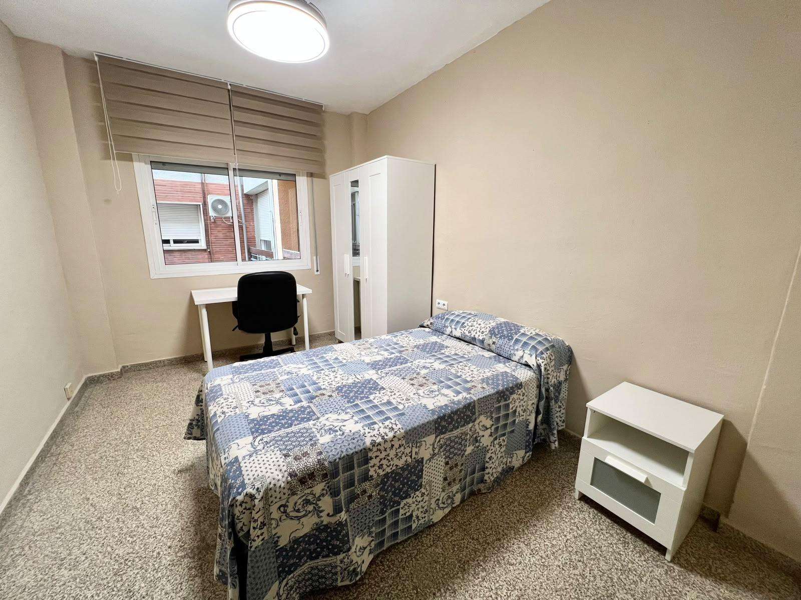Fotografía del inmueble reportado: 750 €/mes — Granada, Granada