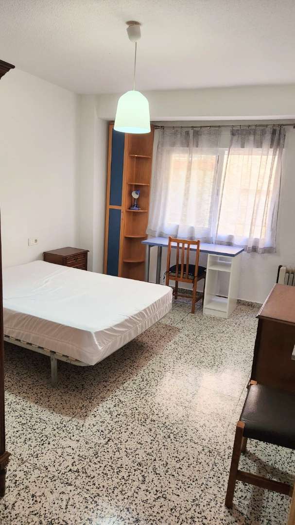 Fotografía del inmueble reportado: 800 €/mes — Granada, Granada