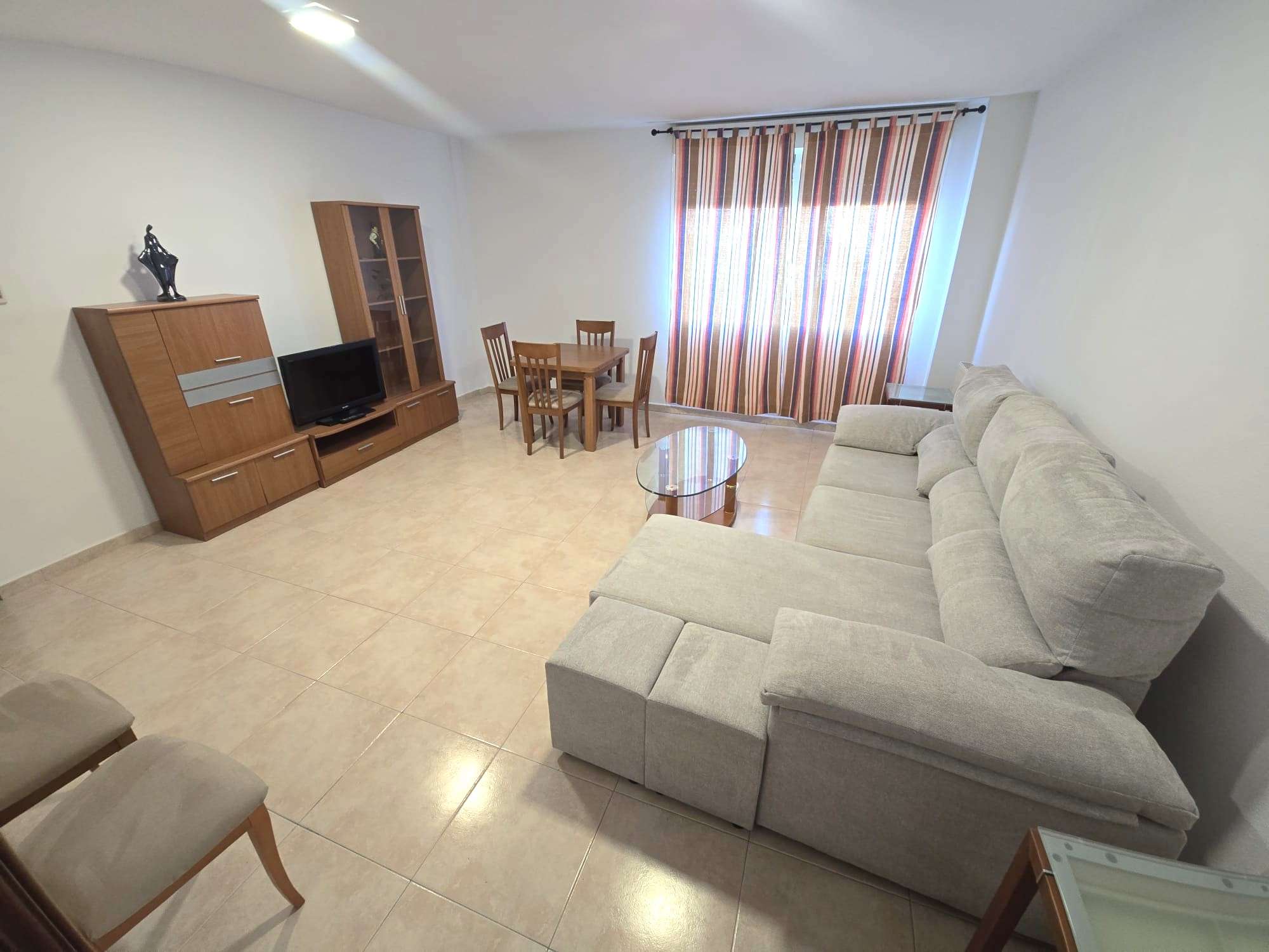 Fotografía del inmueble reportado: 900 €/mes — Cáceres, Cáceres