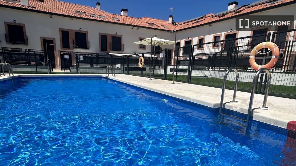 Fotografía del inmueble reportado: 1.250 €/mes — Algete, Algete