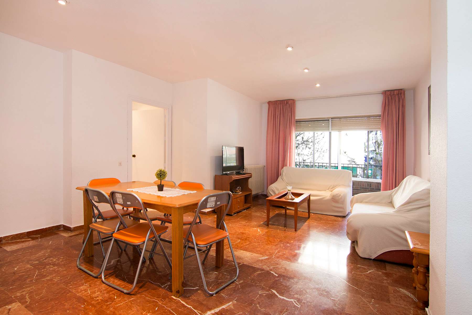 Fotografía del inmueble reportado: 1.300 €/mes — Granada, Granada