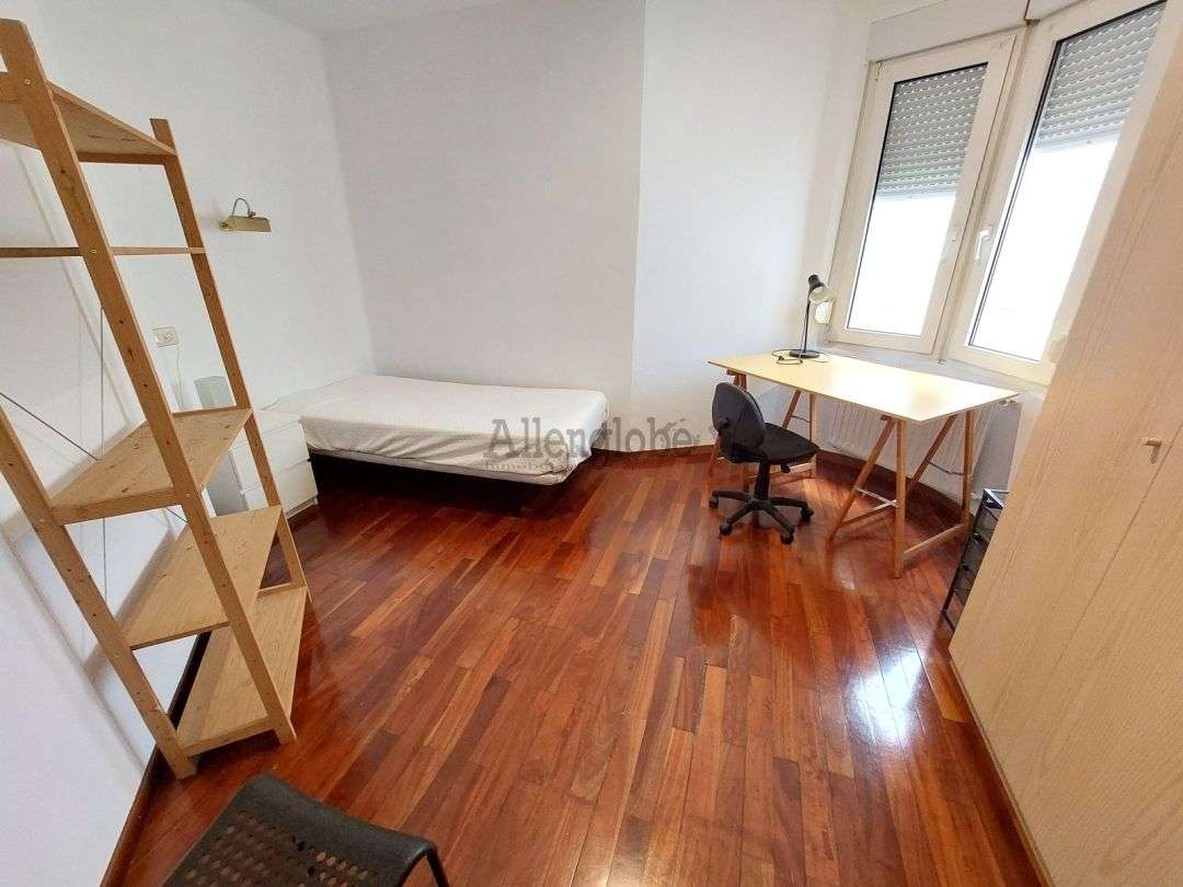 Fotografía del inmueble reportado: 900 €/mes — Oviedo, Oviedo