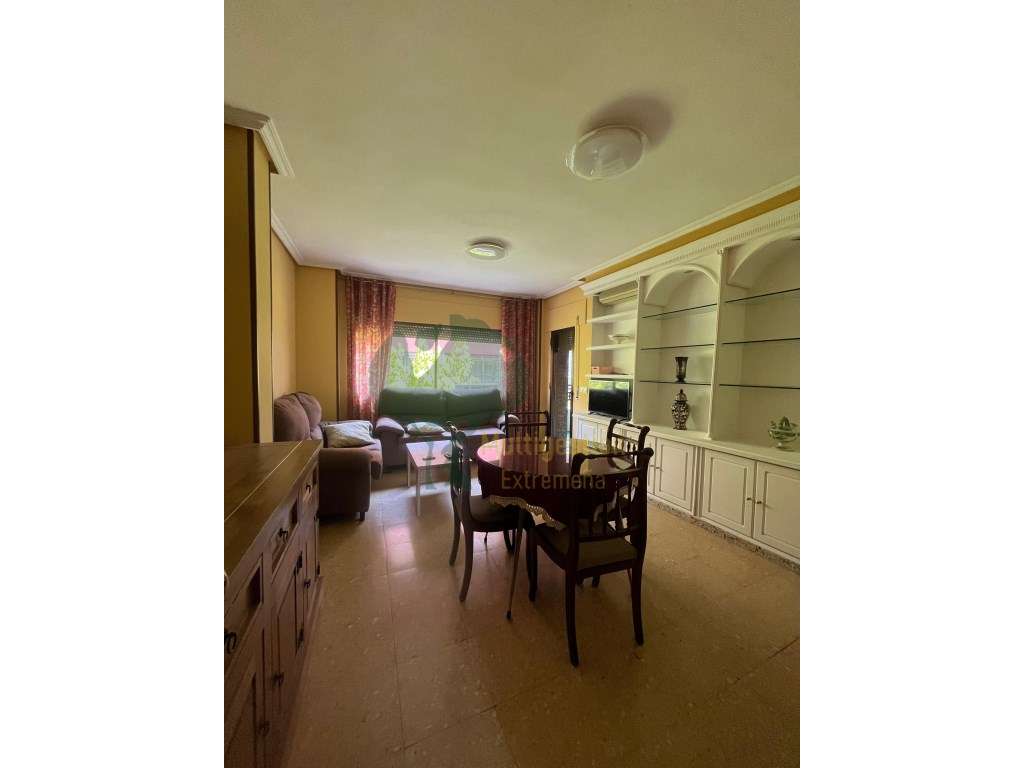 Fotografía del inmueble reportado: 950 €/mes — Cáceres, Cáceres