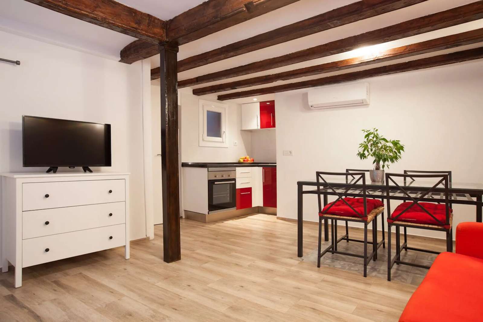 Fotografía del inmueble reportado: 1.045 €/mes — Barcelona, Barcelona