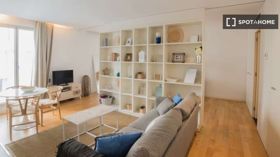 Fotografía del inmueble reportado: 2.400 €/mes — Barcelona, Barcelona