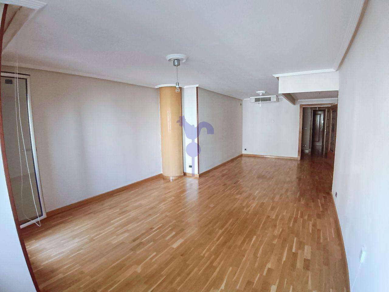 Fotografía del inmueble reportado: 1.250 €/mes — León, León