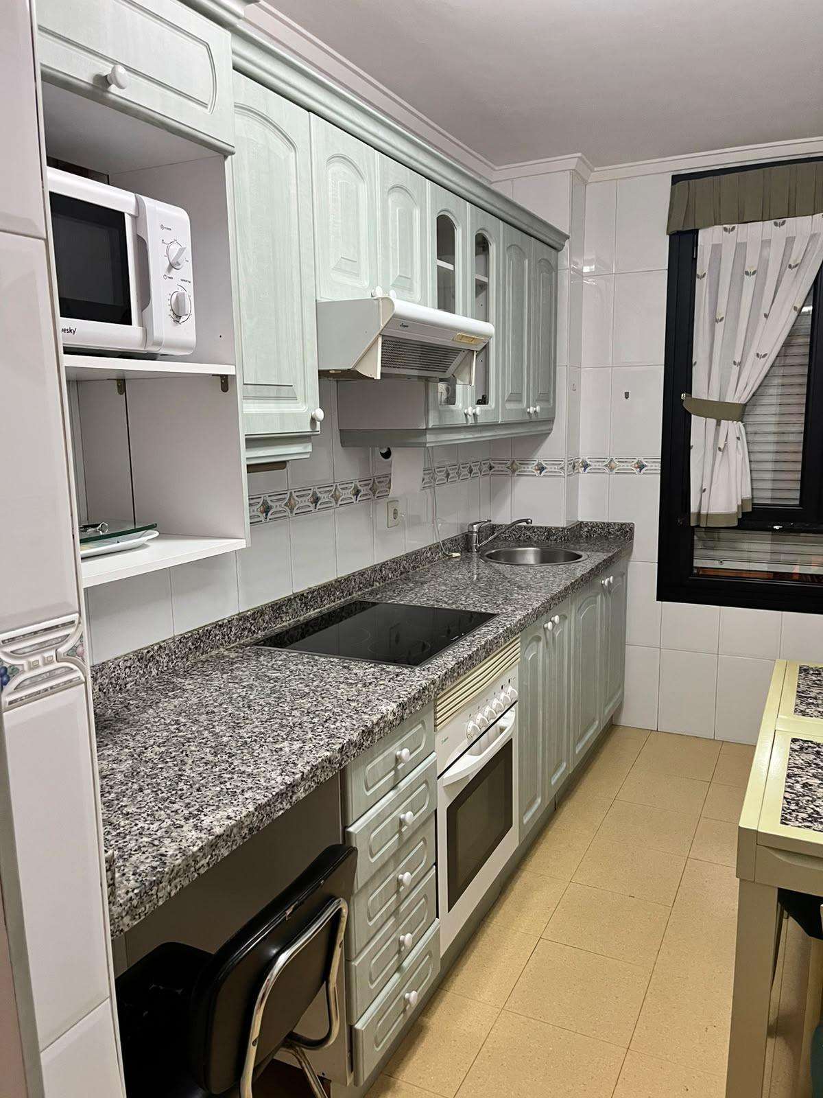 Fotografía del inmueble reportado: 950 €/mes — Oviedo, Oviedo