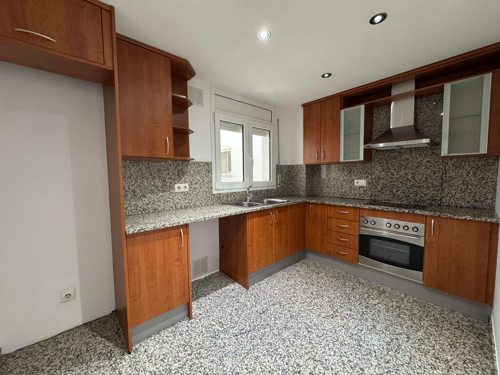 Fotografía del inmueble reportado: 1.037 €/mes — Girona / Gerona, Girona / Gerona